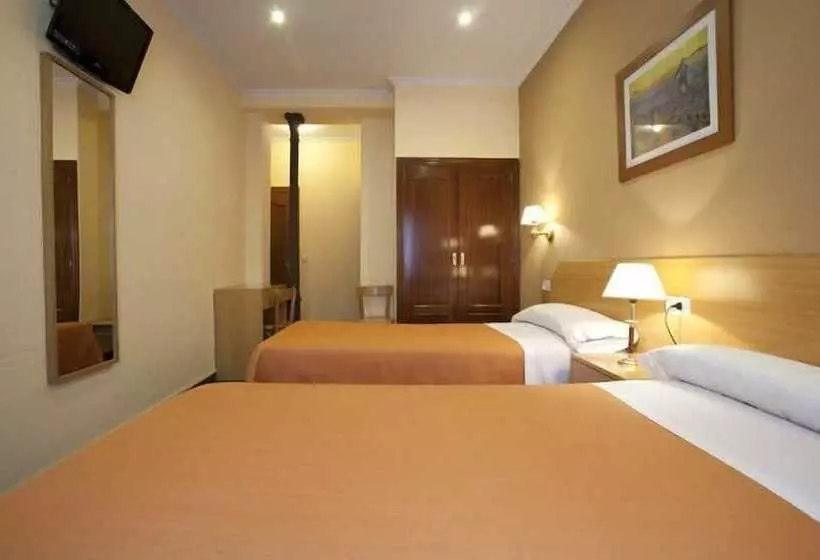هتل Hostal Prim