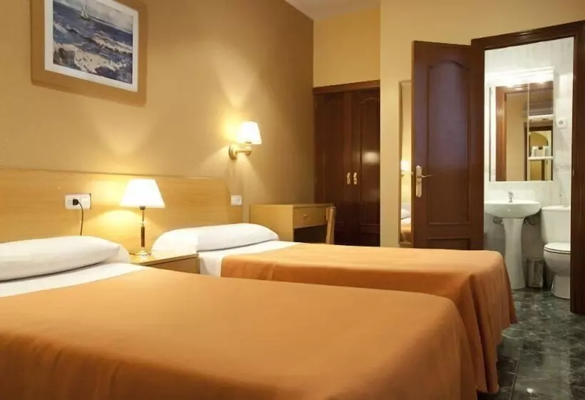 هتل Hostal Prim