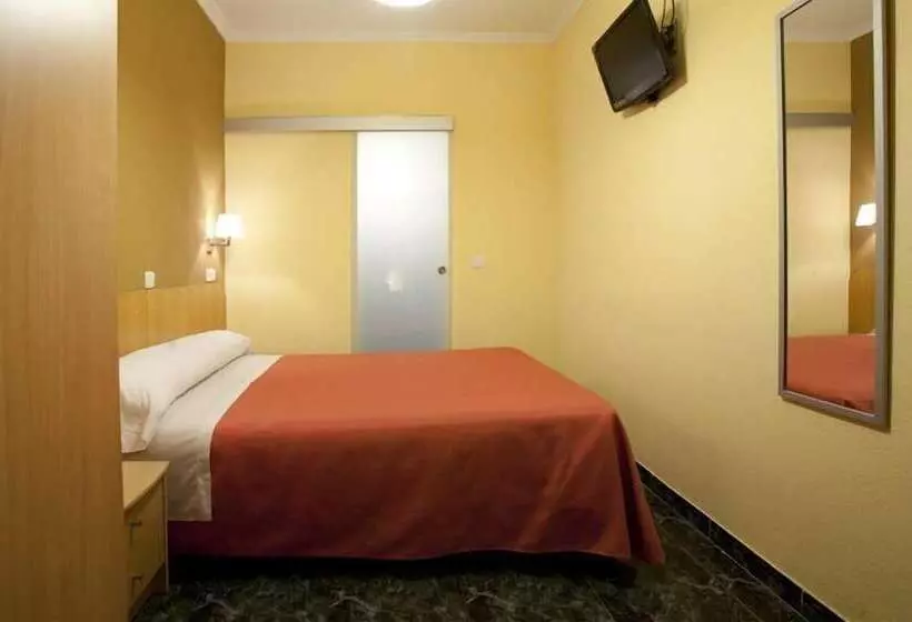 هتل Hostal Prim