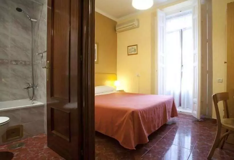 هتل Hostal Prim