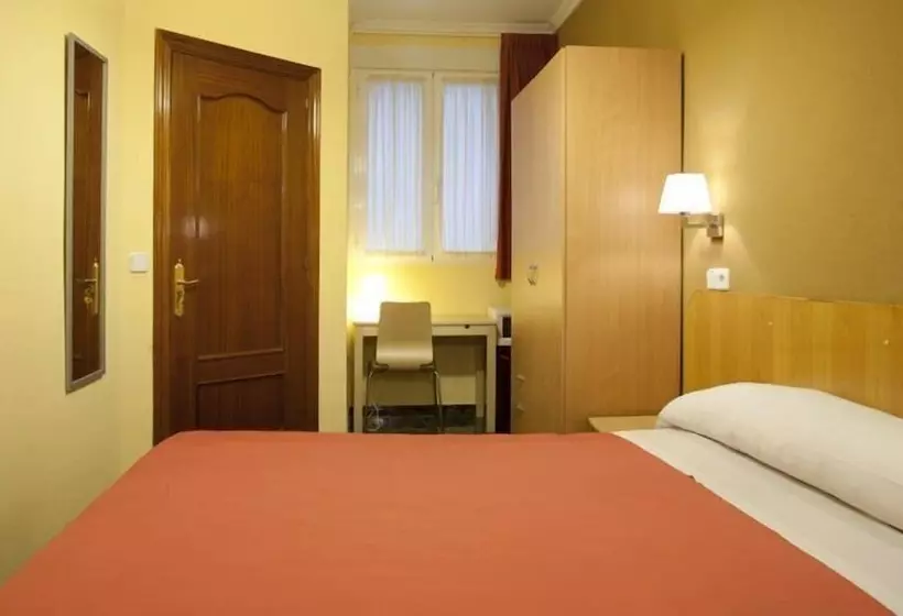 هتل Hostal Prim