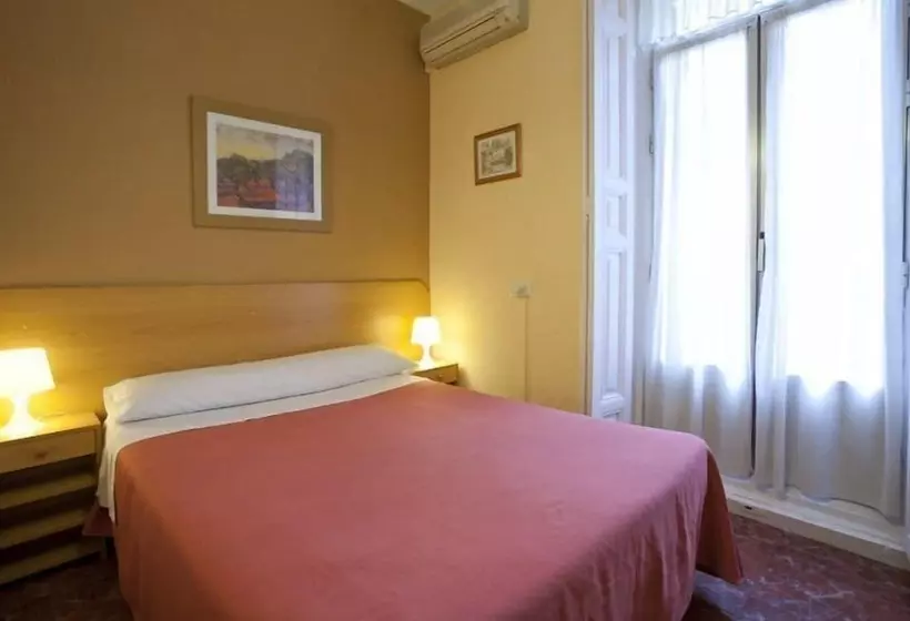 هتل Hostal Prim