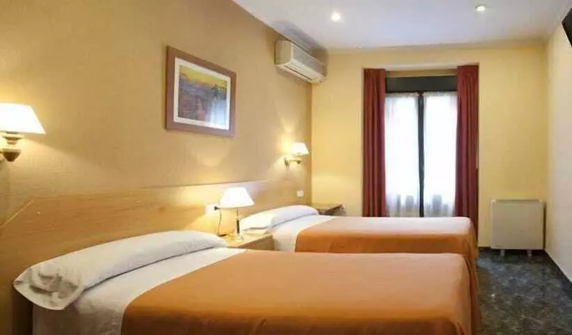 هتل Hostal Prim