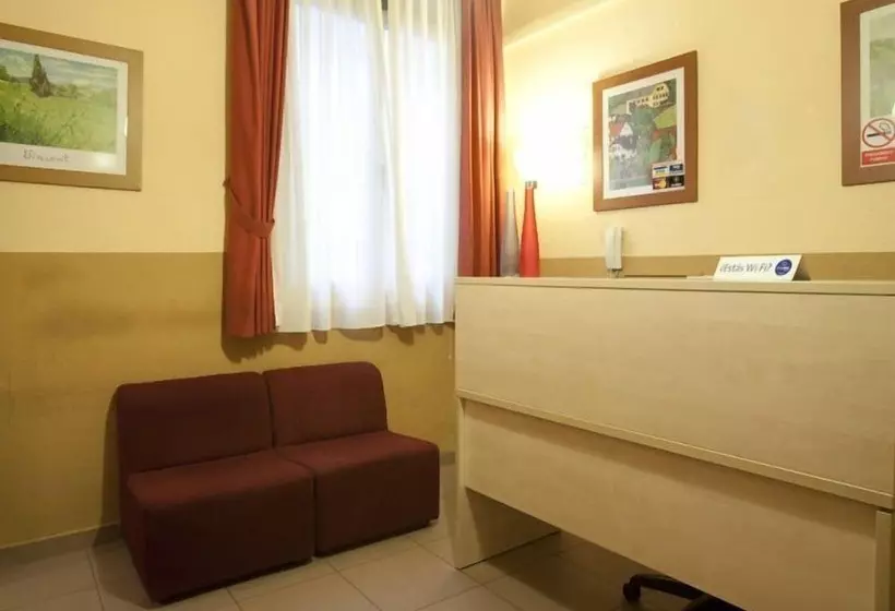 هتل Hostal Prim