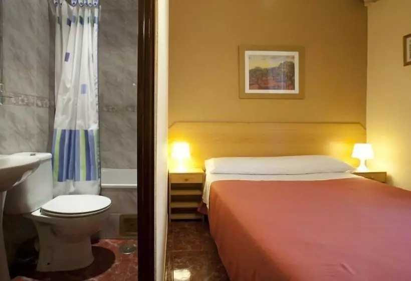هتل Hostal Prim