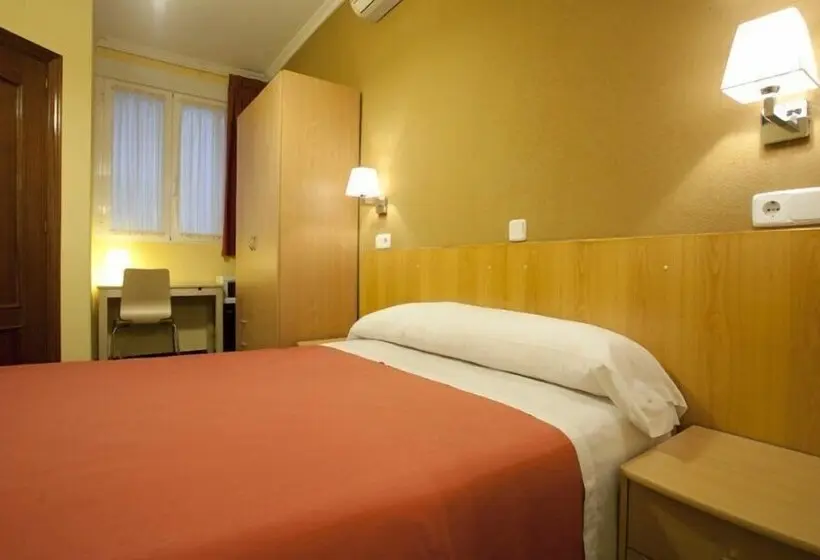 هتل Hostal Prim