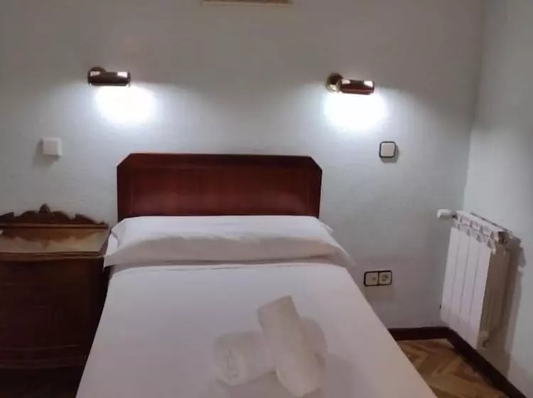 هتل Hostal Sardinero