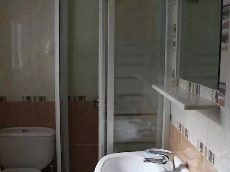 هتل Hostal Sardinero