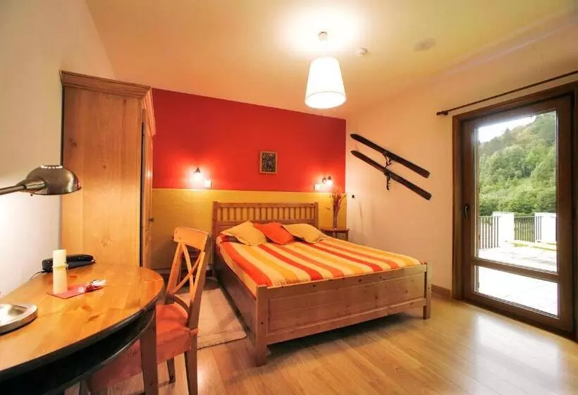 Отель Rural Besaro Selva De Irati