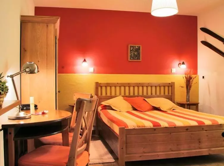 Отель Rural Besaro Selva De Irati