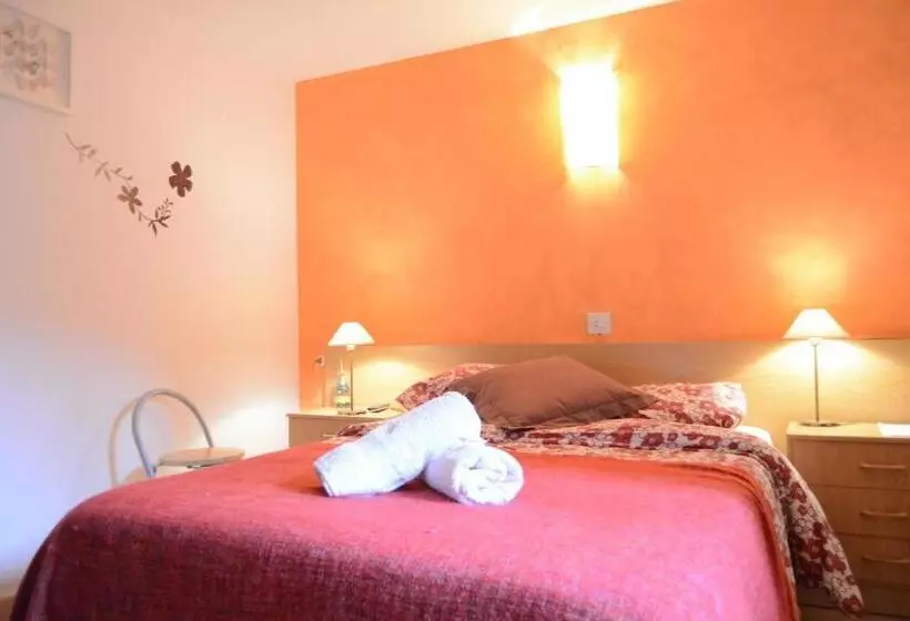 Majatalo Hostal La Cuineta De Cal Triuet