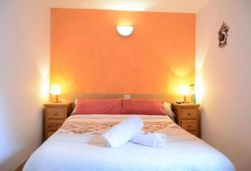 Majatalo Hostal La Cuineta De Cal Triuet