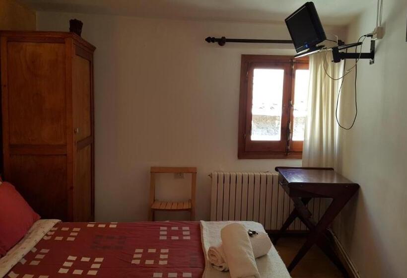 بنسيون Hostal La Cuineta De Cal Triuet