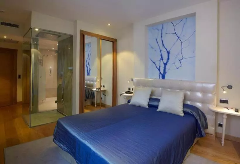 Отель Campoamor