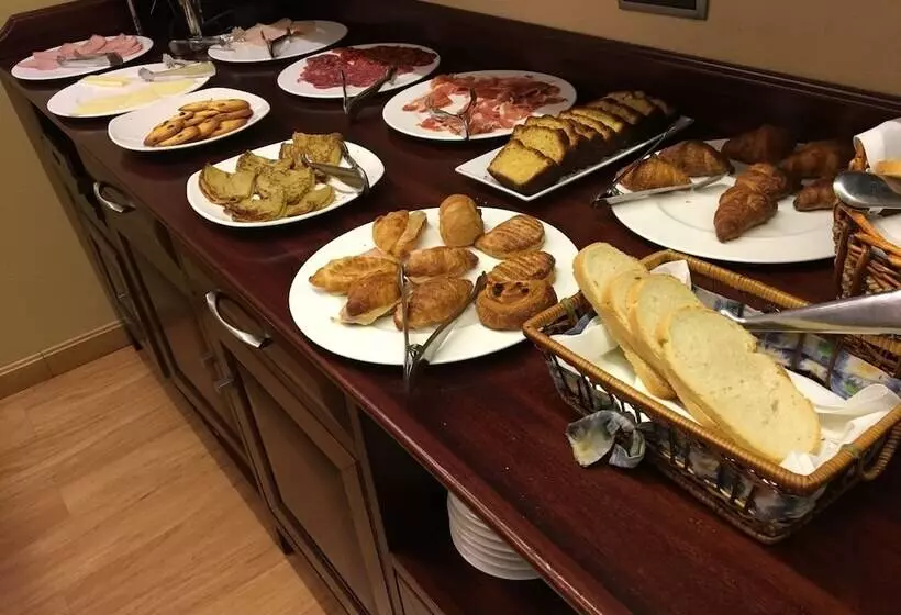 Отель Campoamor