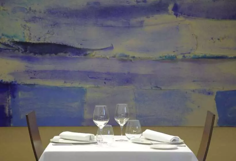 Отель Campoamor