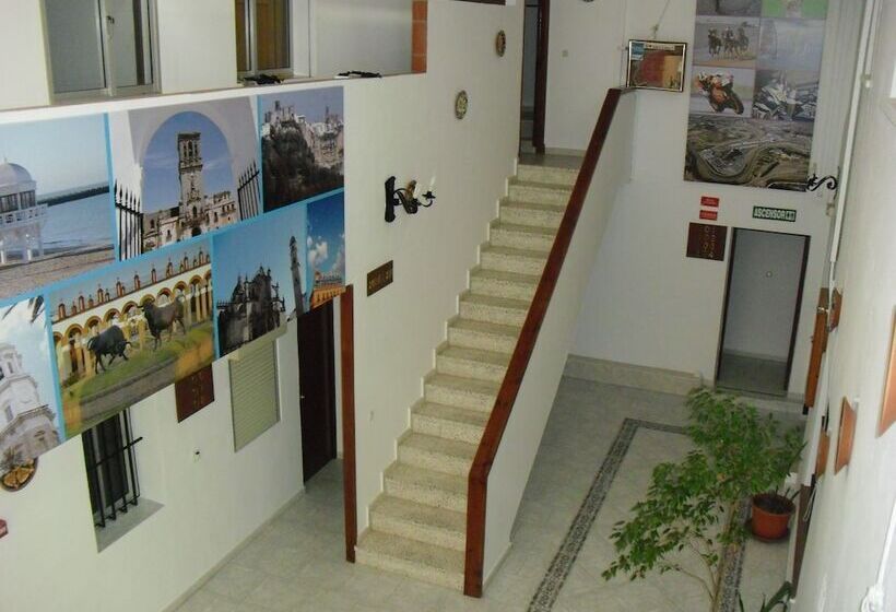 هتل El Faisan C&r