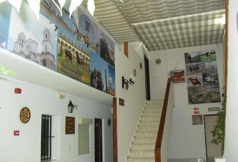 هتل El Faisan C&r