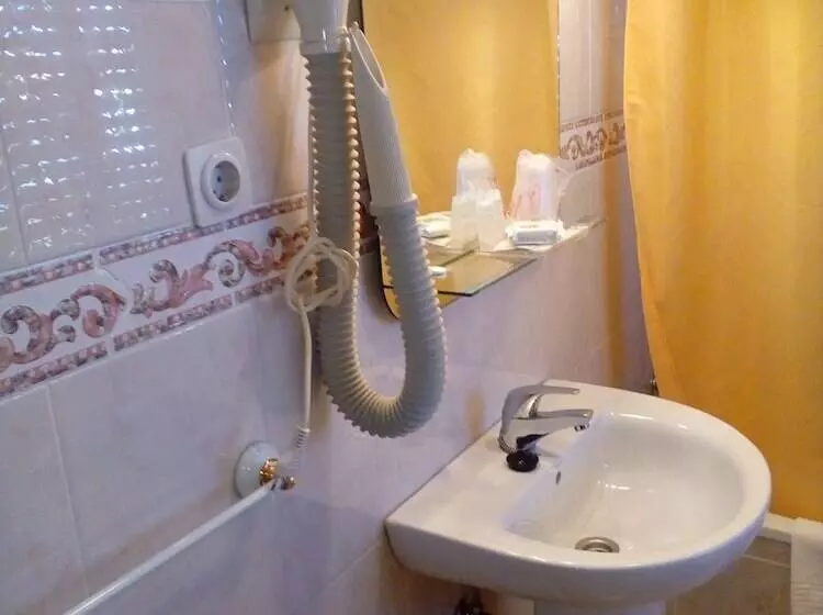 Hôtel El Faisan C&r