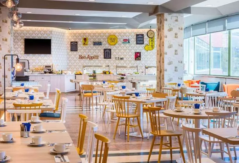 فندق Guadalajara & Conference Center Affiliated by Melia