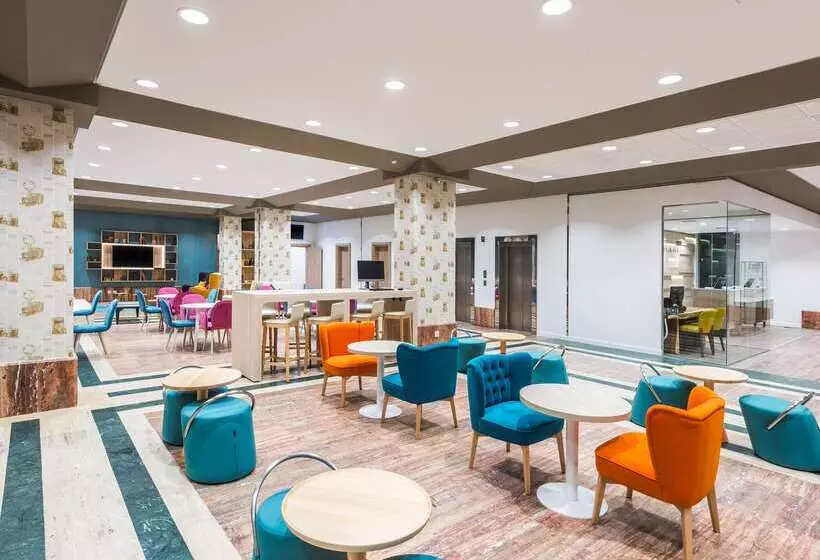 فندق Guadalajara & Conference Center Affiliated by Melia