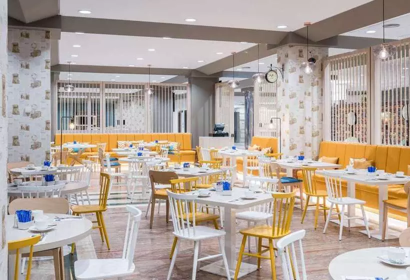 فندق Guadalajara & Conference Center Affiliated by Melia