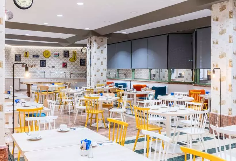 فندق Guadalajara & Conference Center Affiliated by Melia