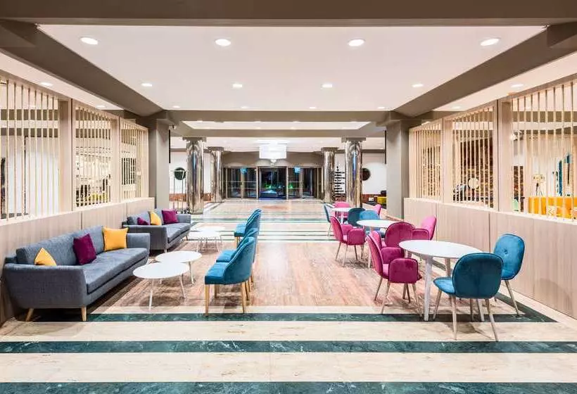 فندق Guadalajara & Conference Center Affiliated by Melia