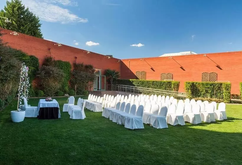 فندق Guadalajara & Conference Center Affiliated by Melia