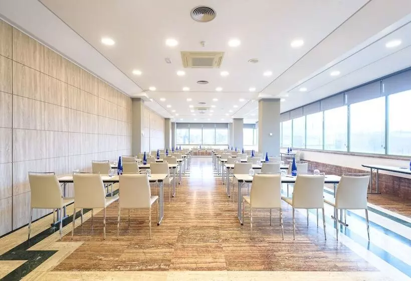 فندق Guadalajara & Conference Center Affiliated by Melia