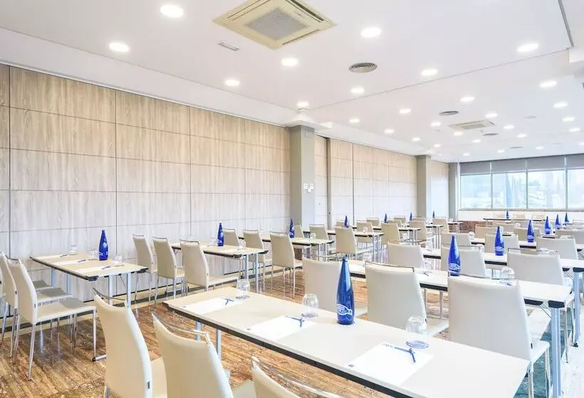 فندق Guadalajara & Conference Center Affiliated by Melia