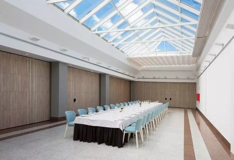 فندق Guadalajara & Conference Center Affiliated by Melia