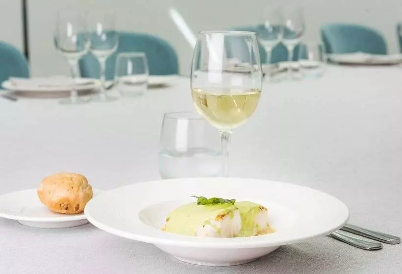 فندق Guadalajara & Conference Center Affiliated by Melia