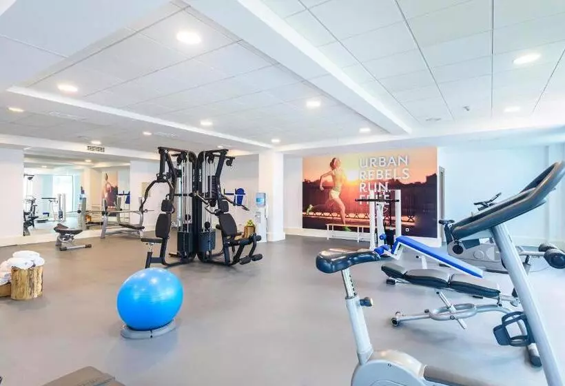 فندق Guadalajara & Conference Center Affiliated by Melia