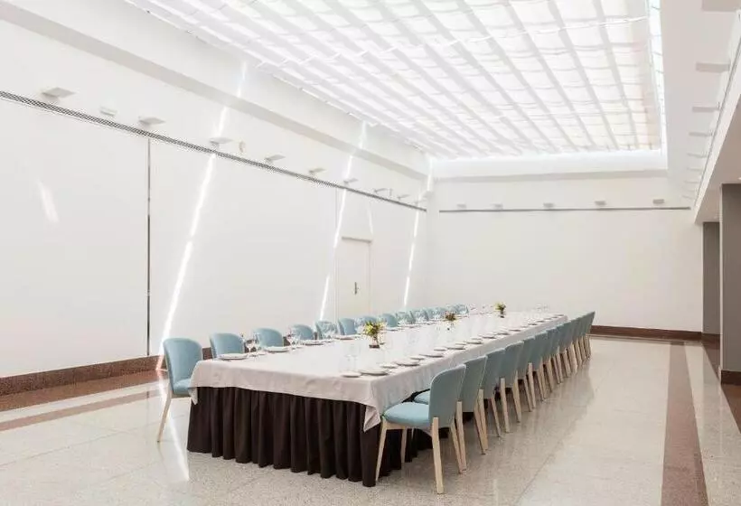 فندق Guadalajara & Conference Center Affiliated by Melia