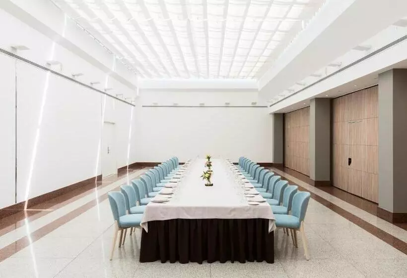 فندق Guadalajara & Conference Center Affiliated by Melia