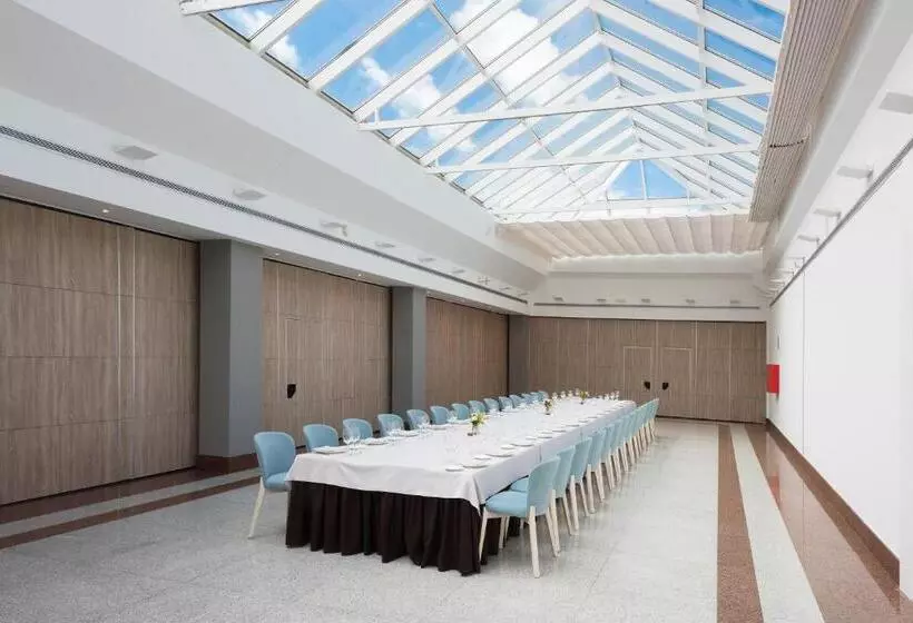 فندق Guadalajara & Conference Center Affiliated by Melia