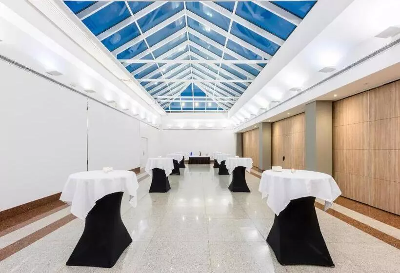 فندق Guadalajara & Conference Center Affiliated by Melia