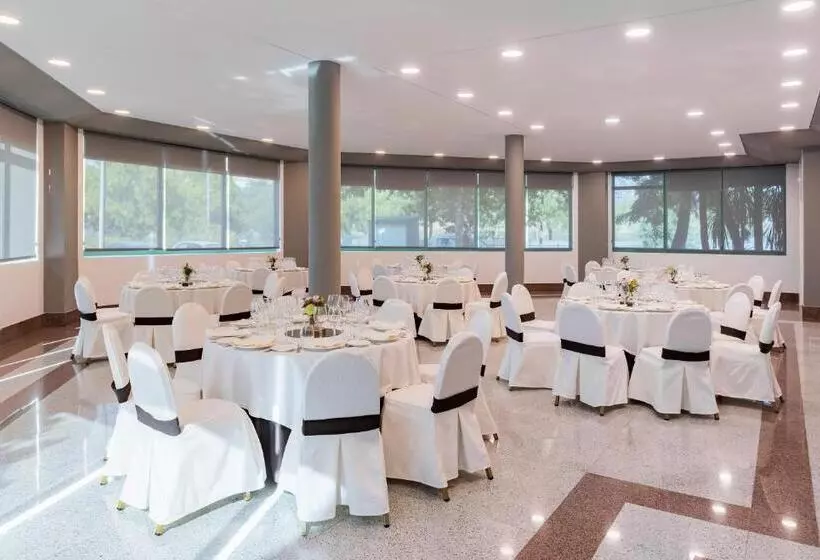 فندق Guadalajara & Conference Center Affiliated by Melia