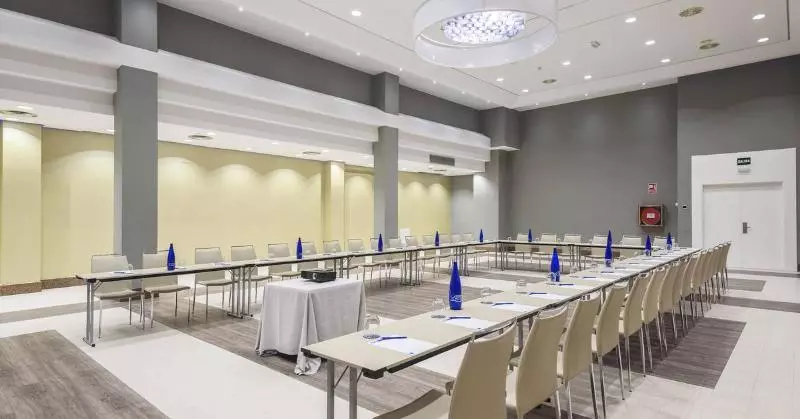 فندق Guadalajara & Conference Center Affiliated by Melia
