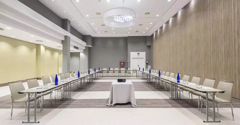 فندق Guadalajara & Conference Center Affiliated by Melia