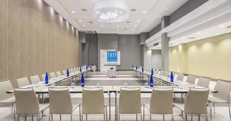 فندق Guadalajara & Conference Center Affiliated by Melia