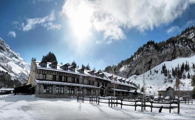 Отель Hospital De Benasque