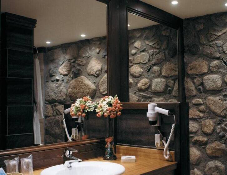 Отель Hospital De Benasque