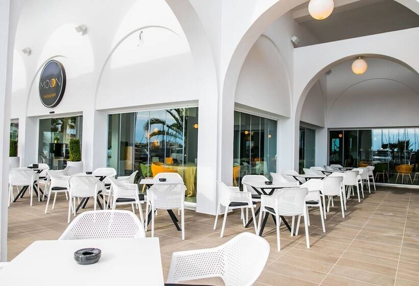 Moon Hotel & Spa