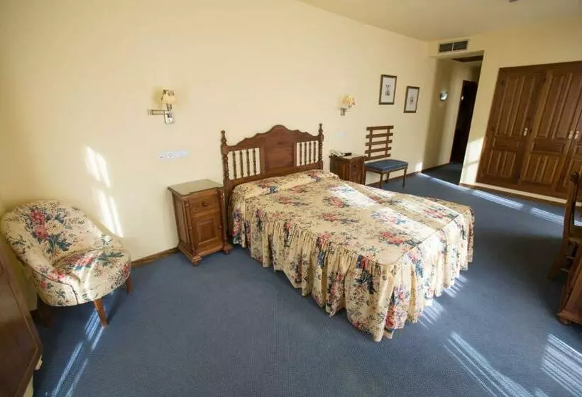 田舎風ホテル Puerta De La Villa