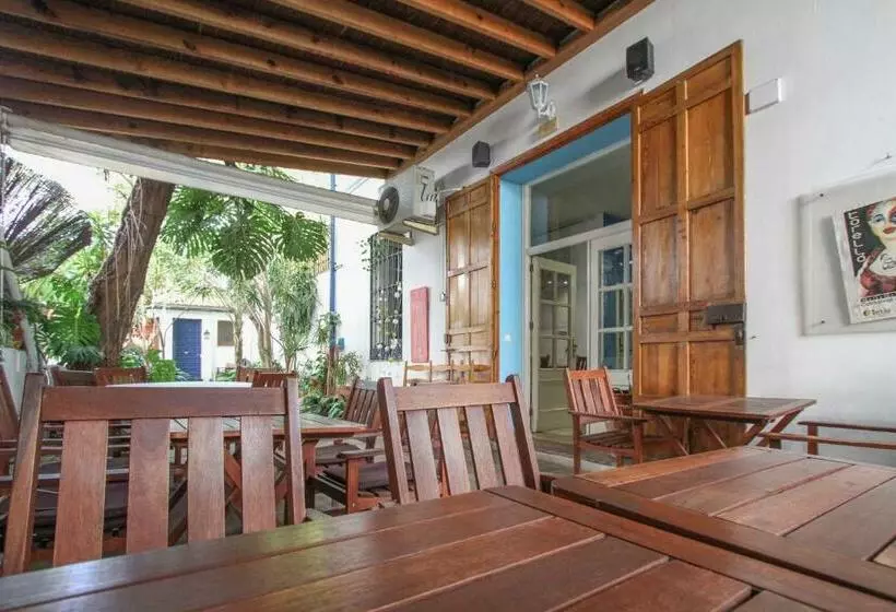 Las Acacias Hostal Restaurante