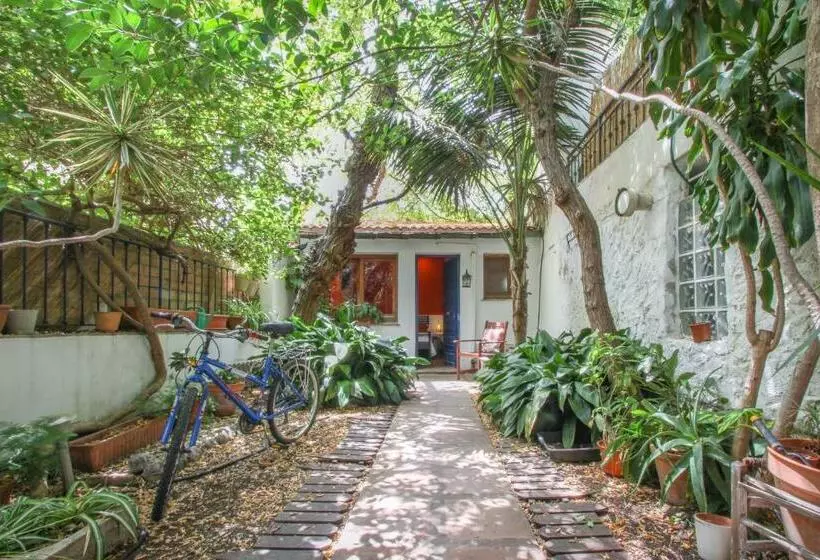 Las Acacias Hostal Restaurante