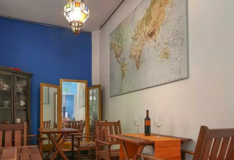 Las Acacias Hostal Restaurante