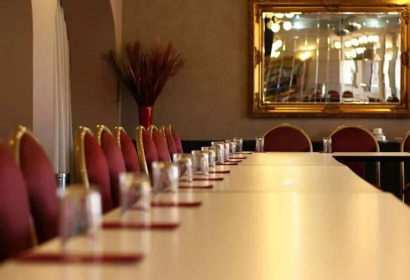 Adelaide International Motel